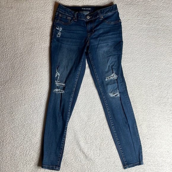 Maurices Denim Jeans Distressed Ripped Size Med - Picture 1 of 7